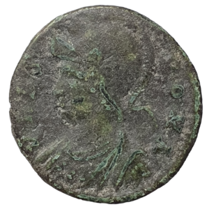 Império Romano, Constantino I, o Grande, follis, bronze, 2.7 g, 18 mm, 330 a 333 dC, cunhada em Heraclea